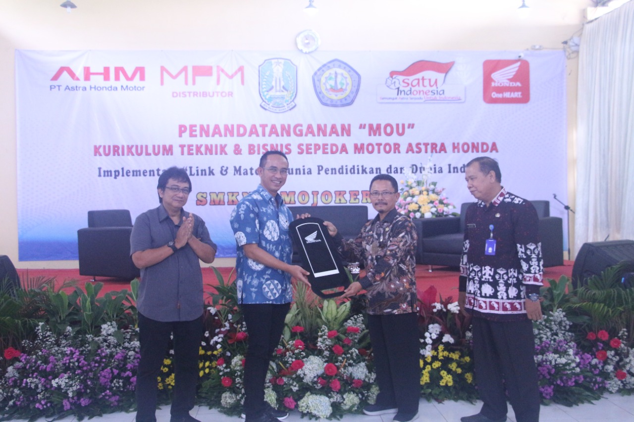MPM Honda Jatim Perluas Pendidikan Vokasi Dengan Diresmikannya 3 Sekolah Binaan Astra Honda di Jawa Timur.